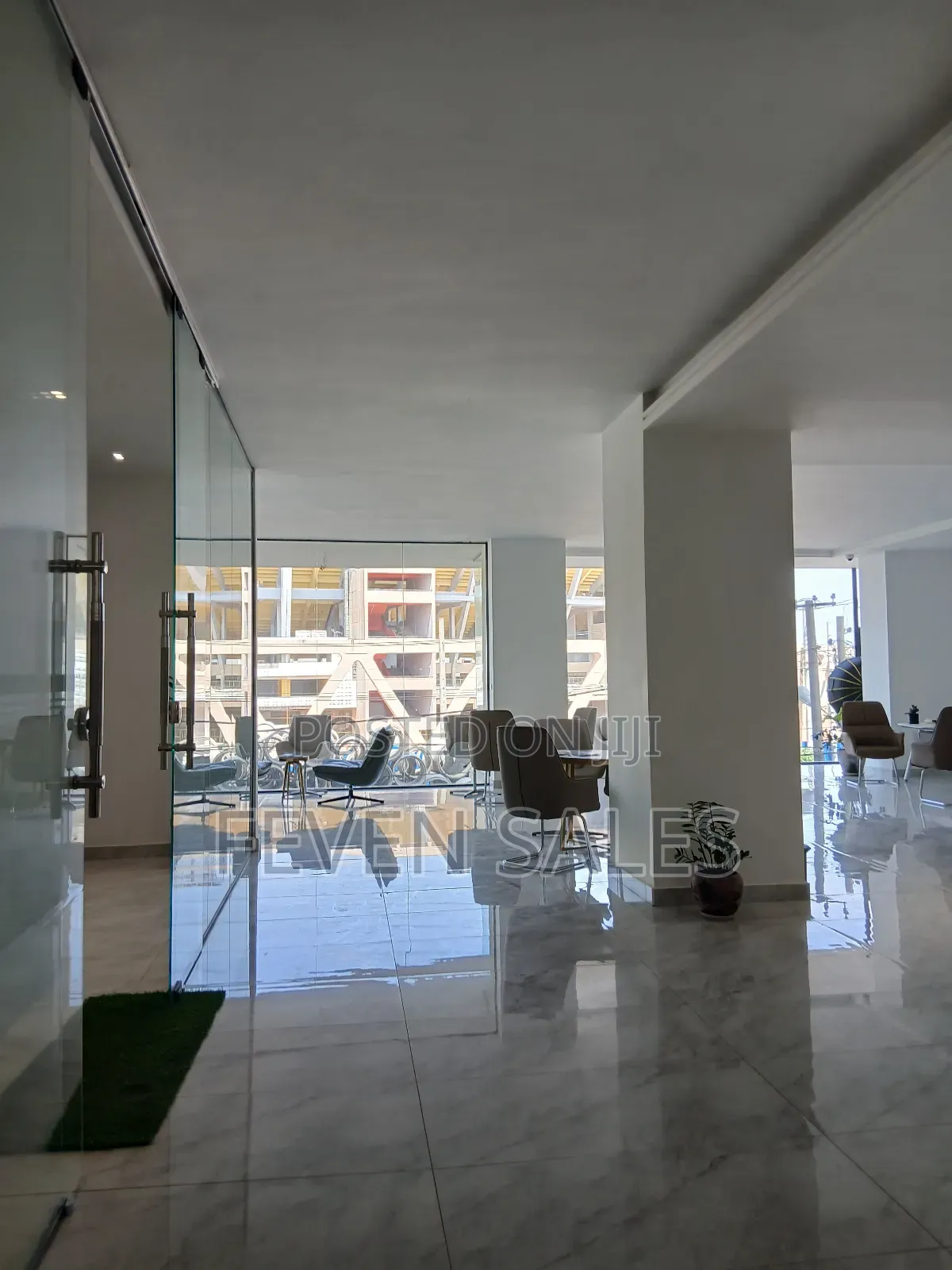 ቦሌ ላይ የንግድ ሱቆችን እየሸጥን እንገኛለን