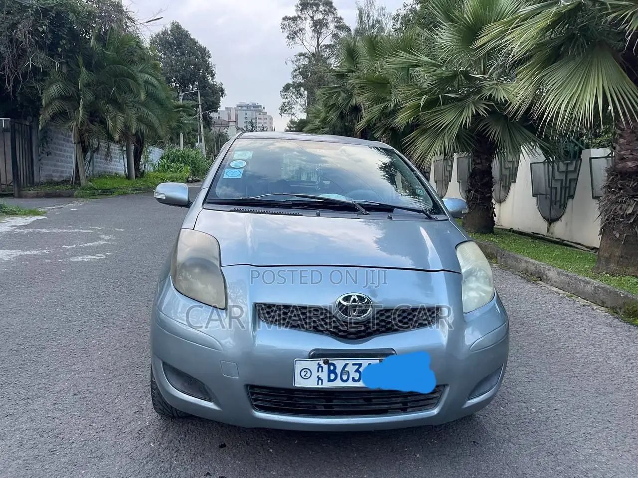 Toyota Yaris Base Hatchback 3dr 2010 Gray