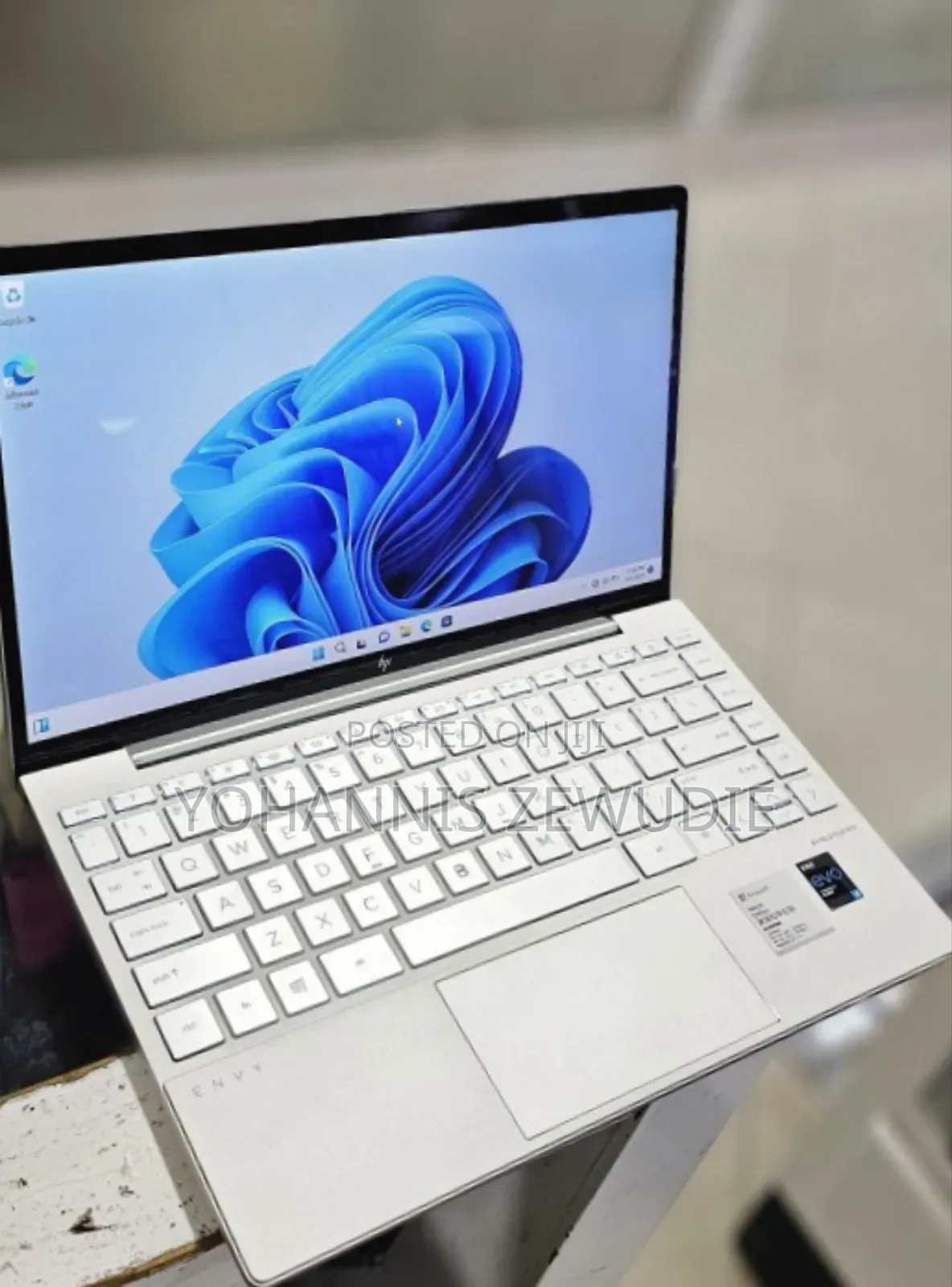 New Laptop HP Envy X360 8GB Intel Core I5 SSD 512GB