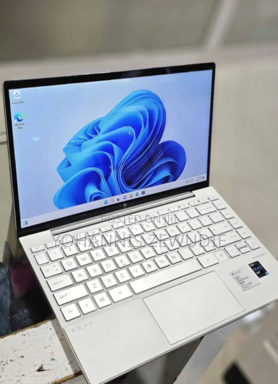 New Laptop HP Envy X360 8GB Intel Core I5 SSD 512GB