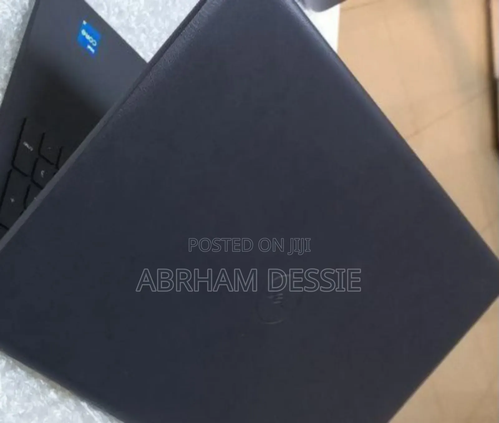 New Laptop Dell Vostro 3520 8GB Intel Core I5 SSD 1T