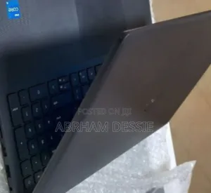 New Laptop Dell Vostro 3520 8GB Intel Core I5 SSD 1T