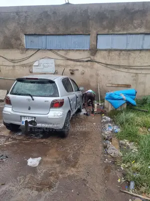 Toyota Vitz 2003 Silver