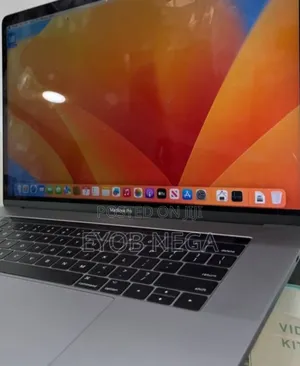 Photo - Laptop Apple MacBook Pro 2017 16GB Intel Core I7 SSD 512GB