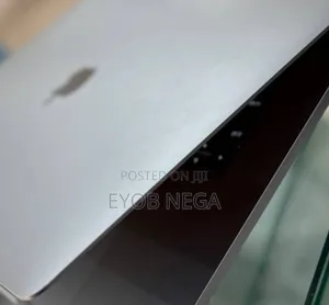 Laptop Apple MacBook Pro 2017 16GB Intel Core I7 SSD 512GB