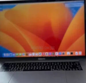 Laptop Apple MacBook Pro 2017 16GB Intel Core I7 SSD 512GB