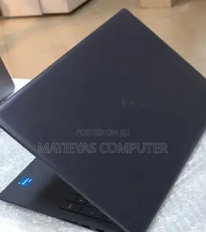 Photo - New Laptop Dell Vostro 3520 8GB Intel Core I5 SSD 1T