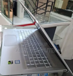 New Laptop HP Envy 15 12GB Intel Core I5 HDD 1T