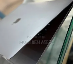 New Laptop Apple MacBook Pro 2017 16GB Intel Core I7 SSD 512GB