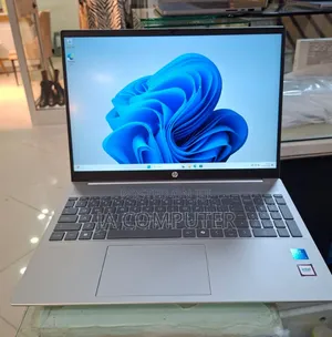 New Laptop HP Pavilion 15 8GB Intel Core Ultra 5 SSD 512GB