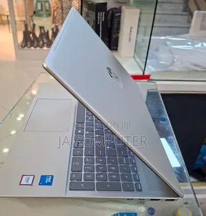 New Laptop HP Pavilion 15 8GB Intel Core Ultra 5 SSD 512GB