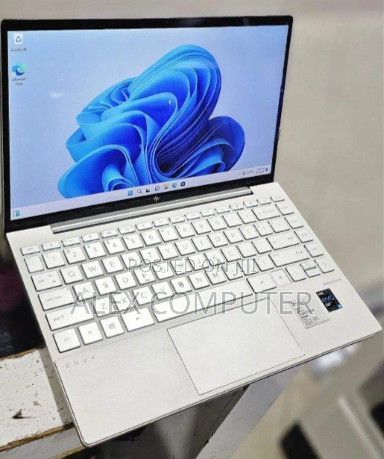 New Laptop HP Envy 13 16GB Intel Core I5 SSD 512GB