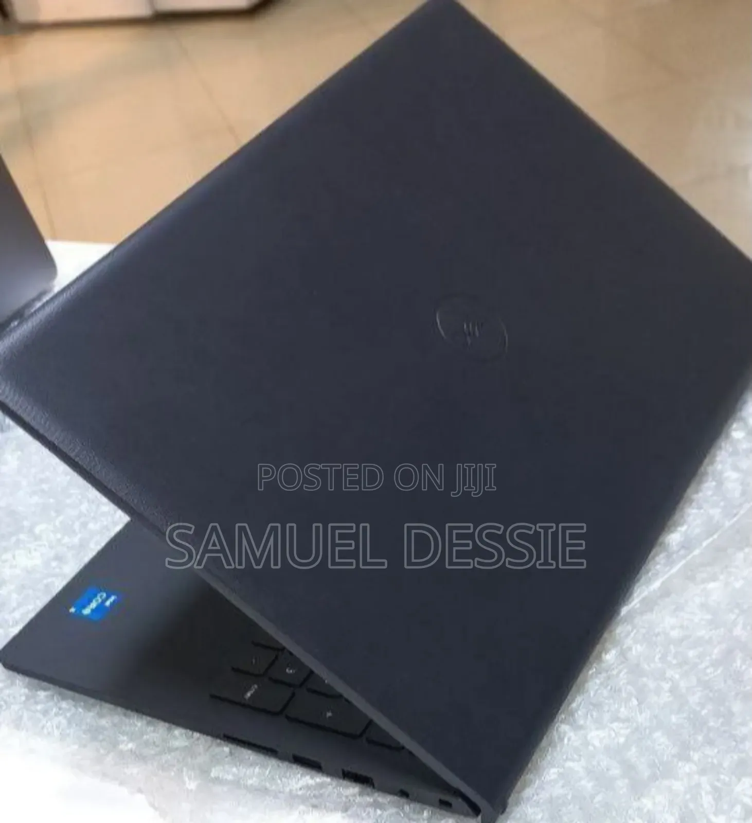 New Laptop Dell Vostro 3520 8GB Intel Core I5 SSD 1T