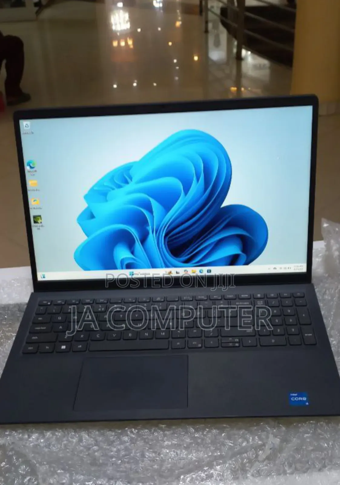 New Laptop Dell Vostro V13 8GB Intel Core I5 SSD 1T