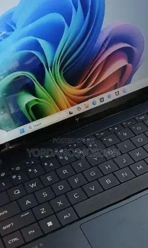 New Laptop HP OmniBook Ultra Flip 14" 16GB Intel Core Ultra 7 SSD 1T