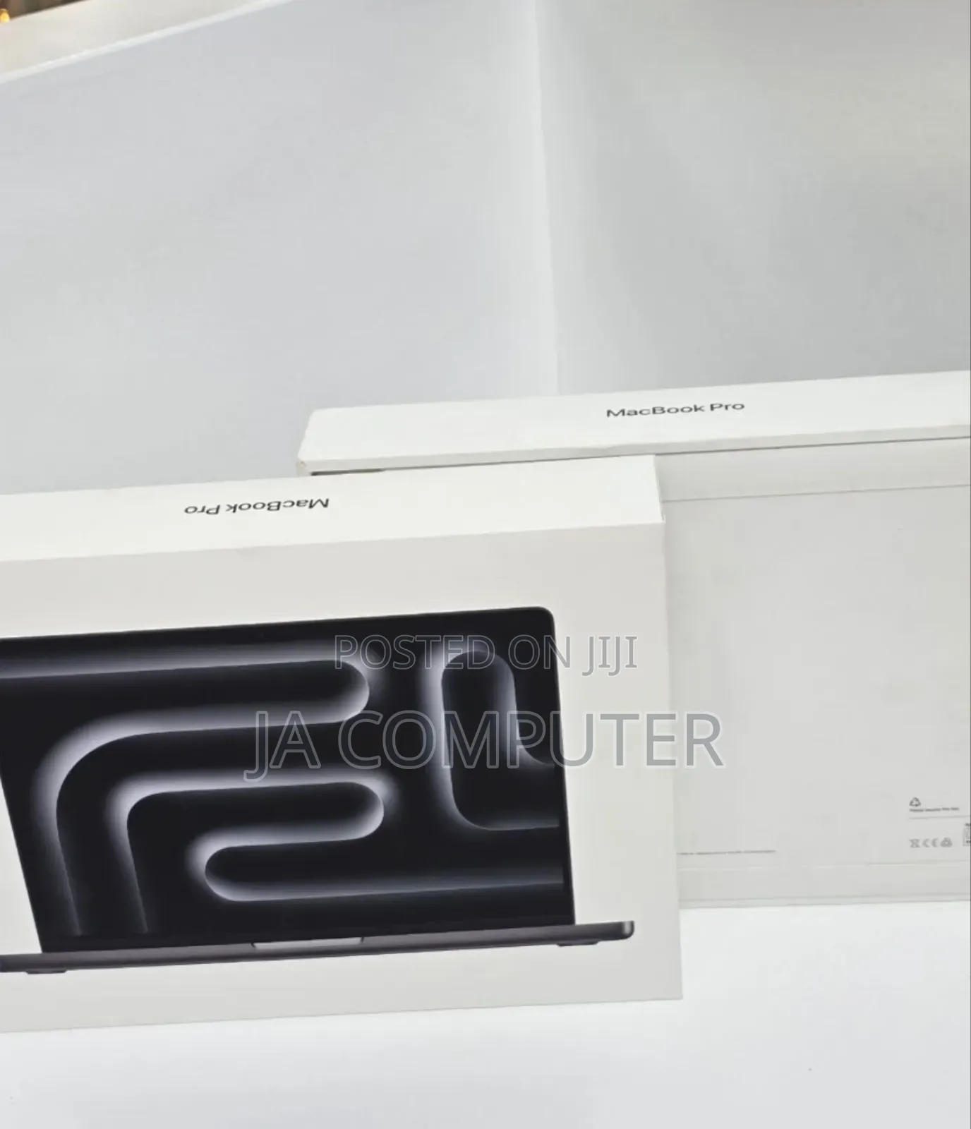 New Laptop Apple MacBook Pro 2024 M4 14-Inch 16GB Apple M4 Pro SSD 1T