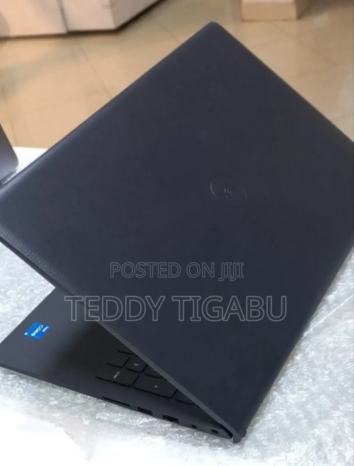 New Laptop Dell Vostro 3520 8GB Intel Core I5 SSD 1T