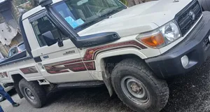 Toyota Land Cruiser 2015 White