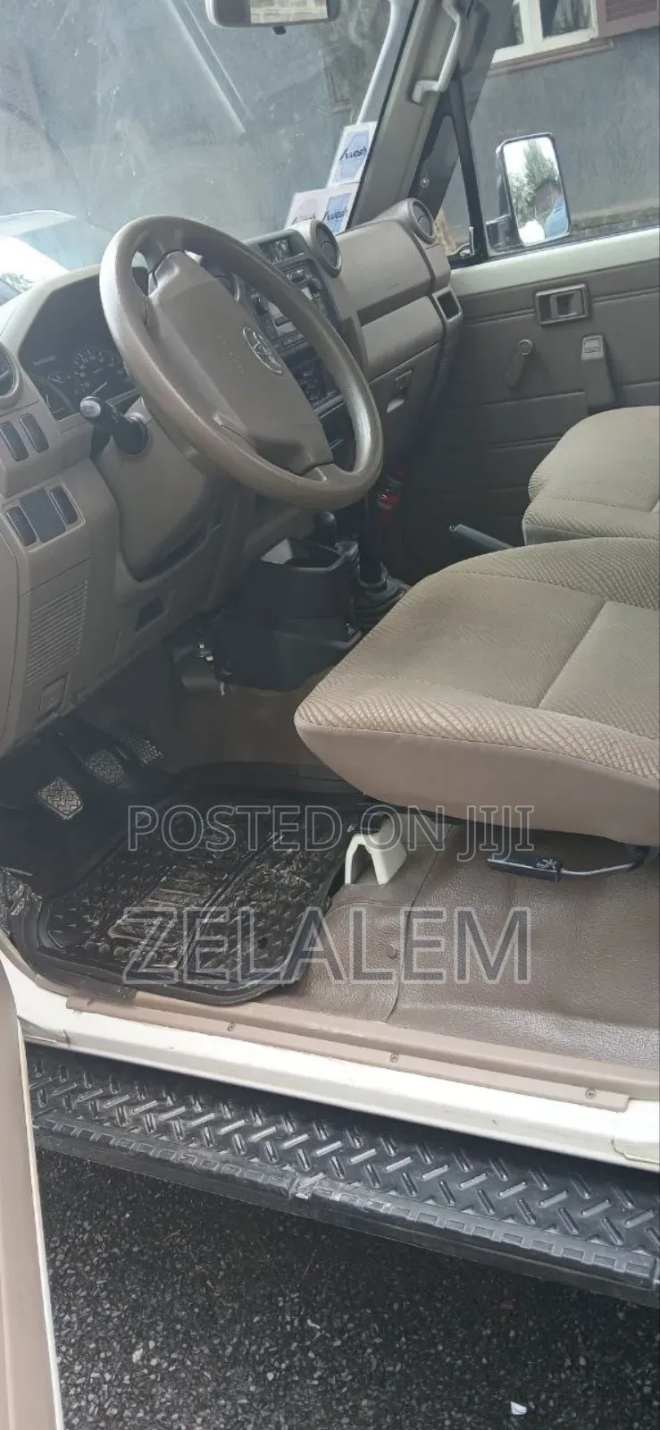 Toyota Land Cruiser 2015 White