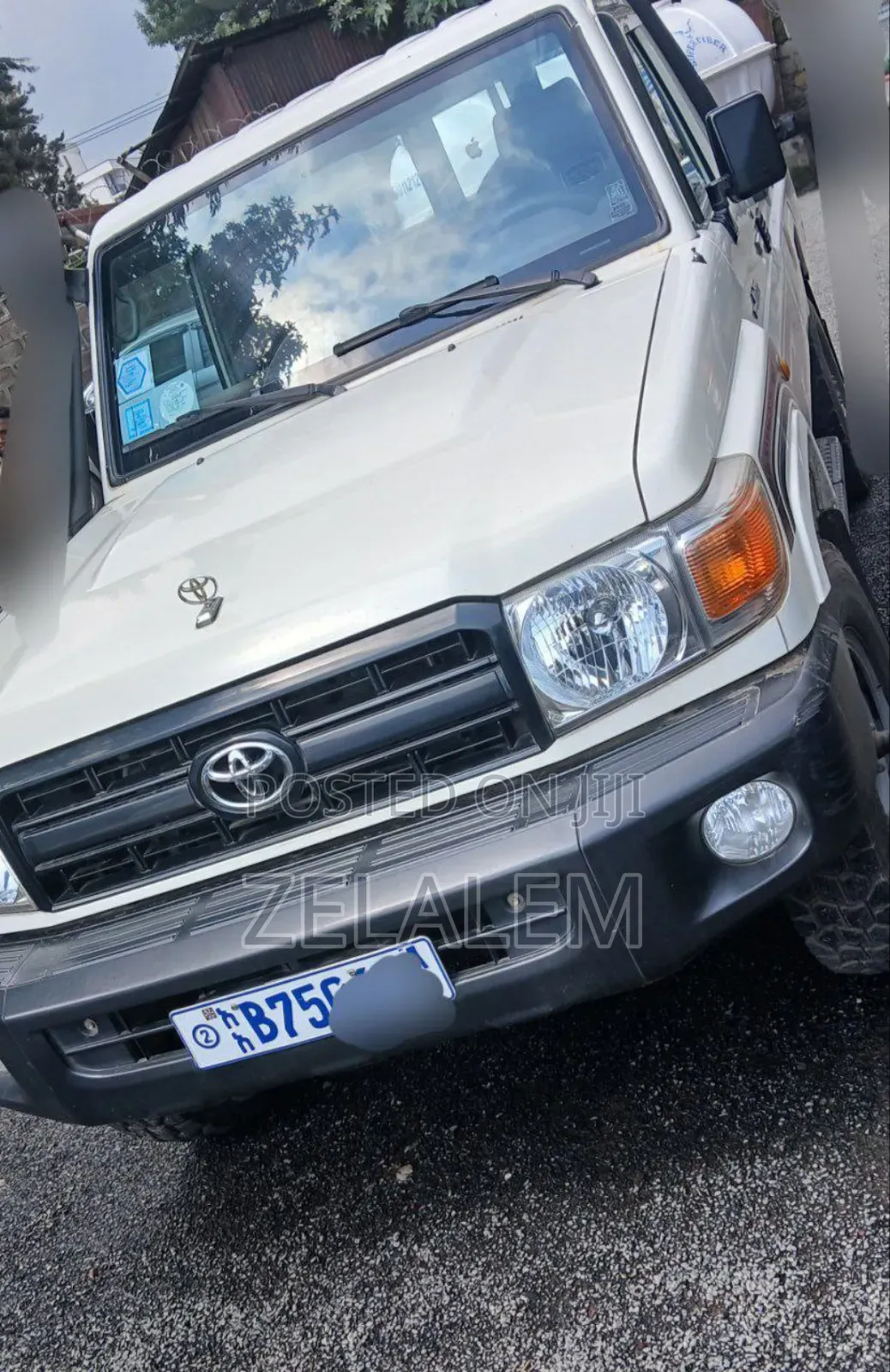 Toyota Land Cruiser 2015 White