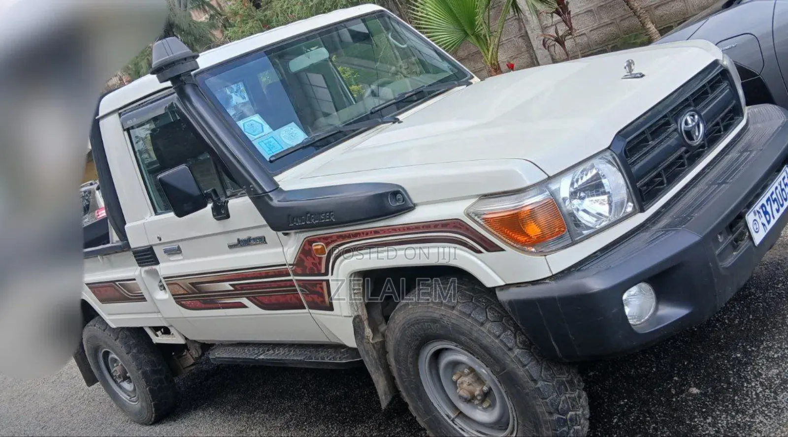 Toyota Land Cruiser 2015 White