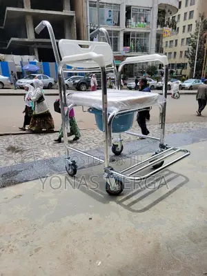 Photo - 3-in-1:Commode Chair冬從toilet Chairذذذchair Make Sitting Easy