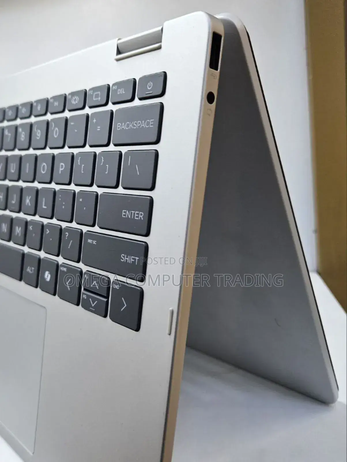 New Laptop HP OmniBook 5 14" 16GB Intel Core i7 SSD 1T