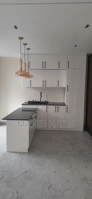 7bdrm House in ፊጋ, Bole for rent
