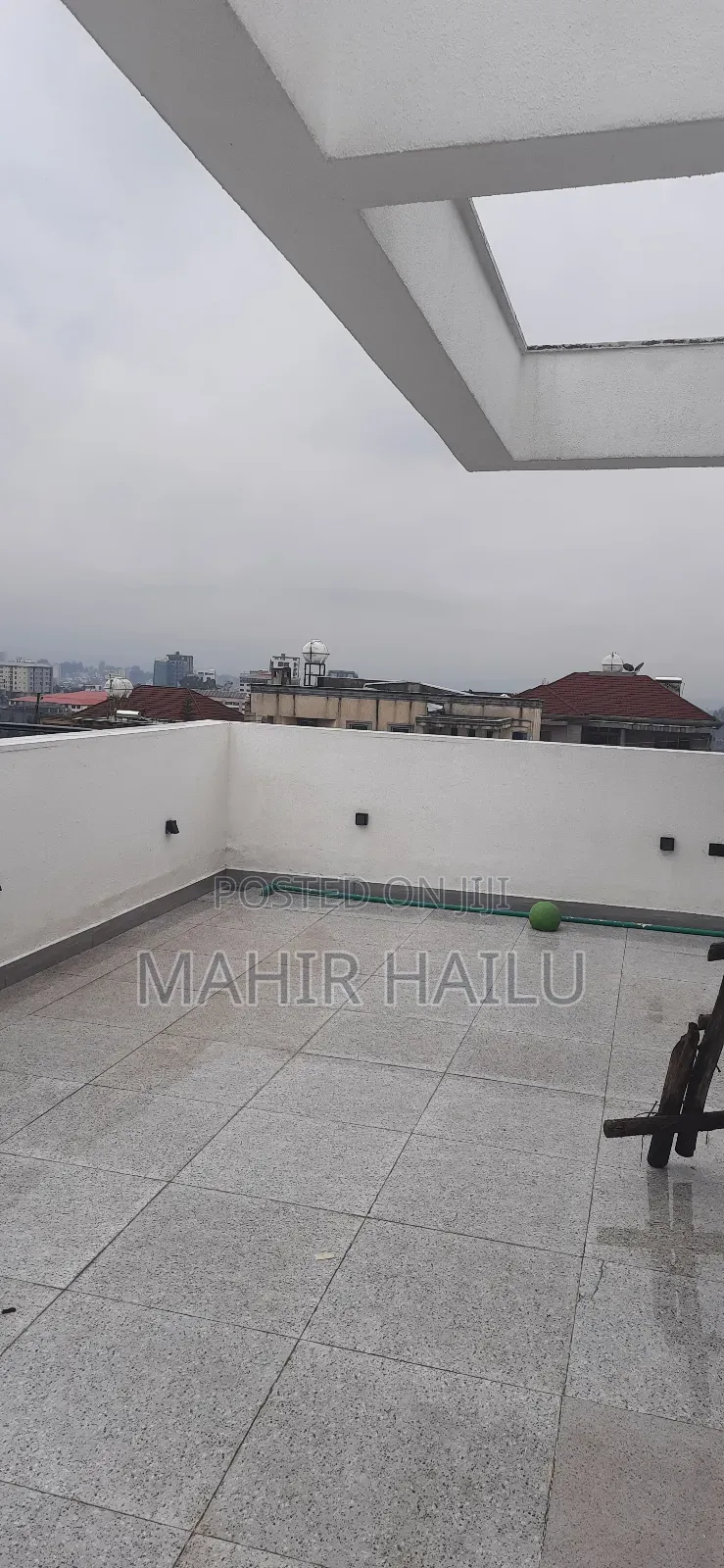 7bdrm House in ፊጋ, Bole for rent