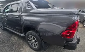 Toyota Hilux 2020 Silver