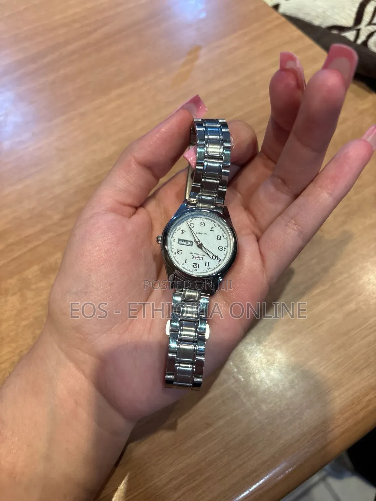 Women's Luxurious Quartz Watch - With Box [Preorder]