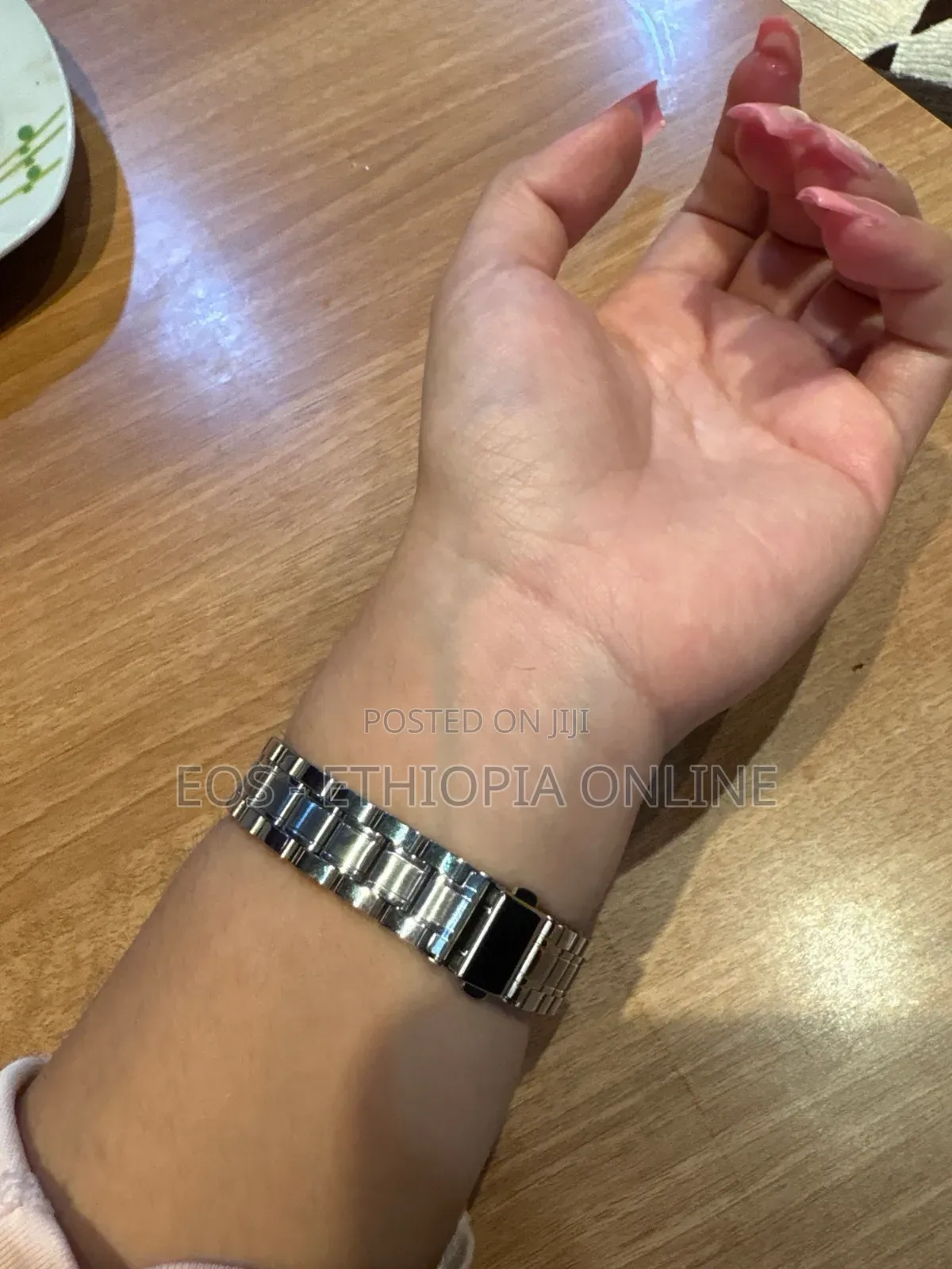 Women's Luxurious Quartz Watch - With Box [Preorder]