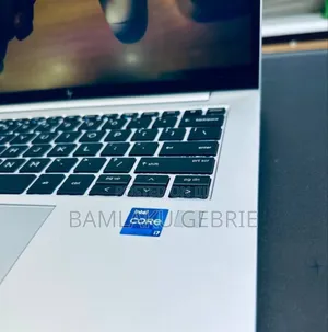 New Laptop HP EliteBook 840 G9 16GB Intel Core I7 SSD 512GB