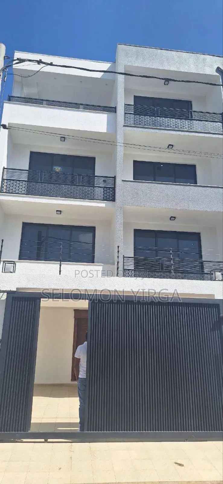 6bdrm Farm House in Adis Ababa, Bole for sale