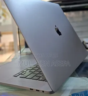 Photo - New Laptop Apple MacBook Pro 2019 32GB Intel Core I9 SSD 1T