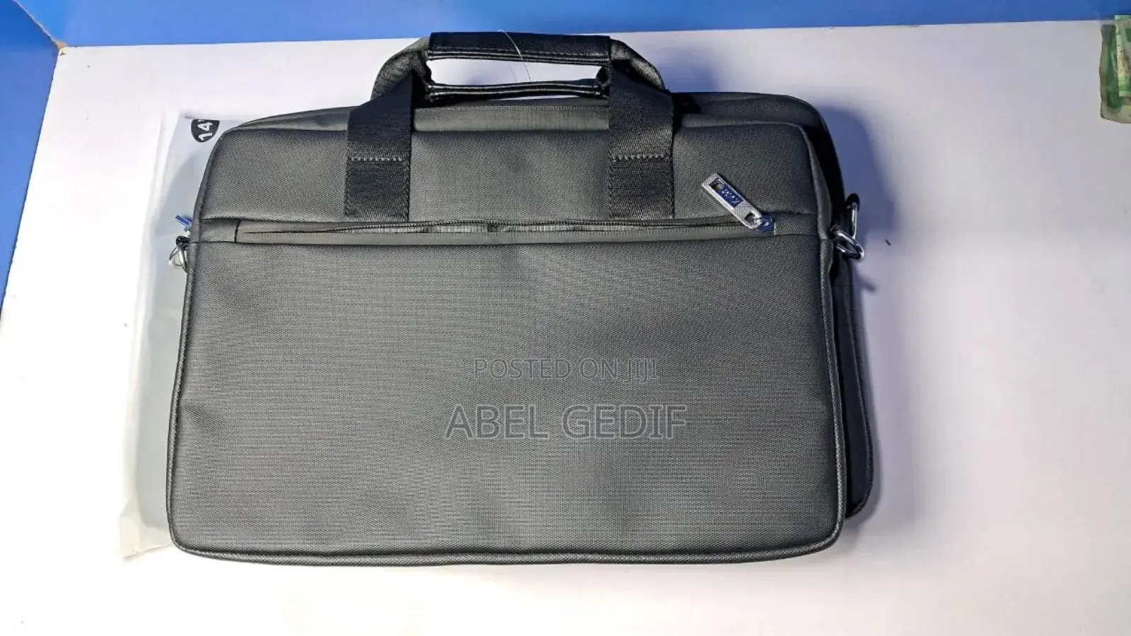 KVM 14-15 Inch Laptop Bag – Sleek, Light Professional!