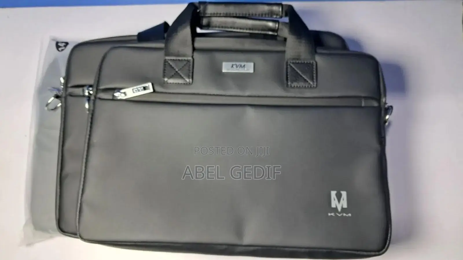 KVM 14-15 Inch Laptop Bag – Sleek, Light Professional!