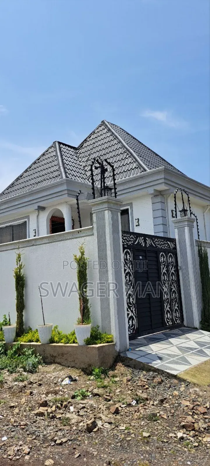 Furnished 5bdrm Villa in ጣፎ, Yeka for sale