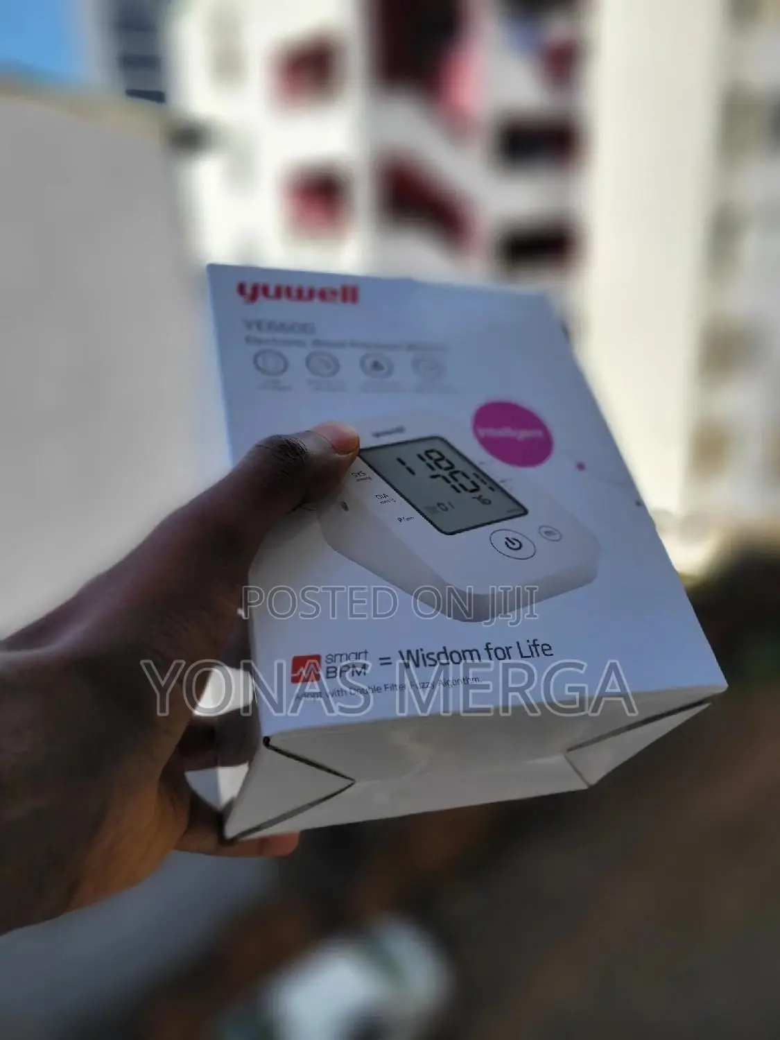 Monitors Blood Pressure and Irregular Heartbeats兜寬bp Appa