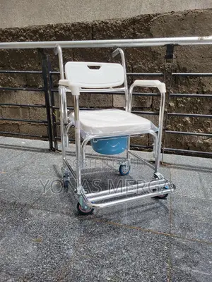 Photo - Commode Chair With Wheels啾虻toilet Chairة呂chair/With Wheeled