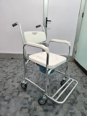 Photo - Wheelchair Commode埠前commode Wheelchair朱槿wheelchair Commode