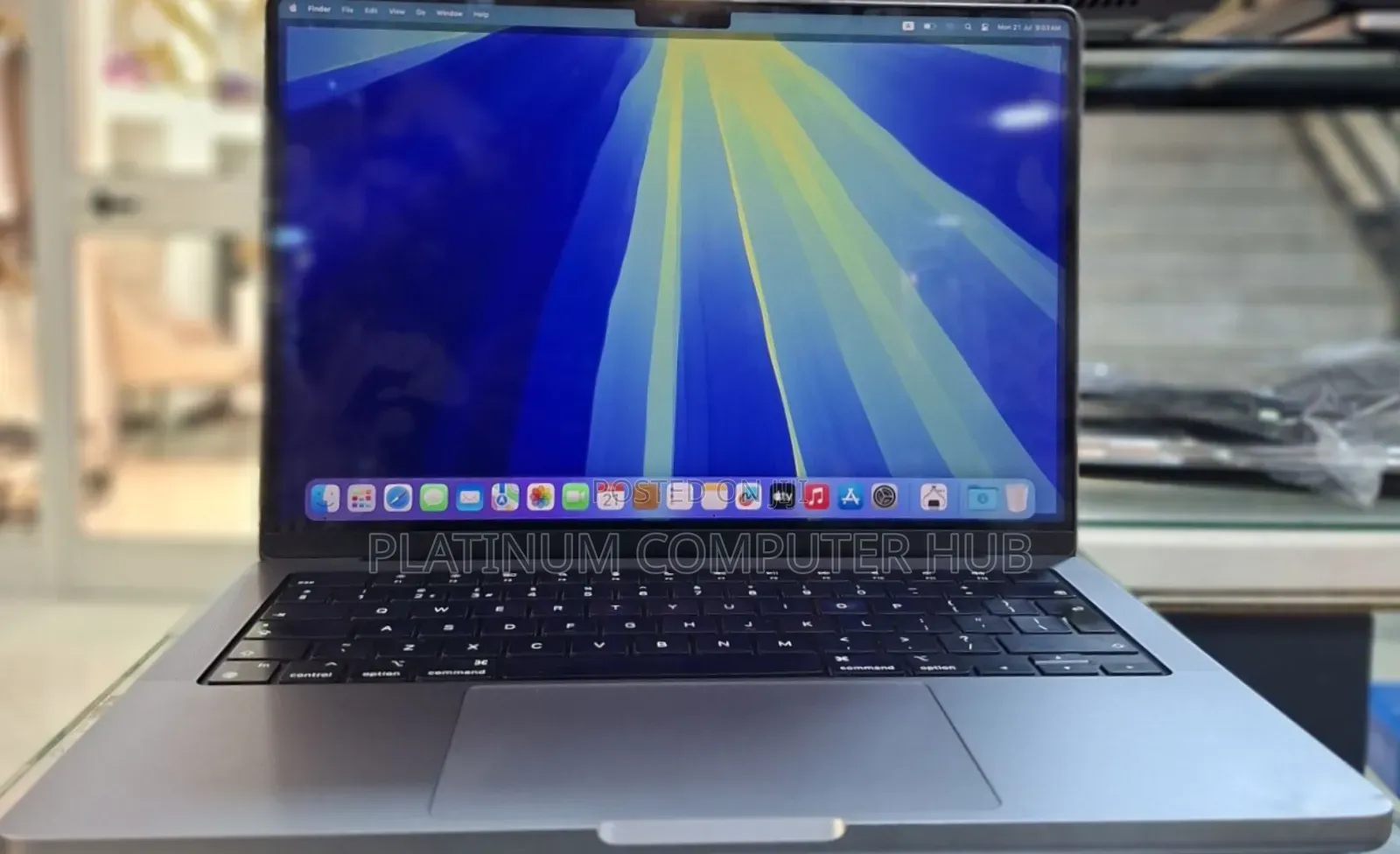 New Laptop Apple MacBook Pro 2021 M1 16GB Apple M1 Pro SSD 512GB