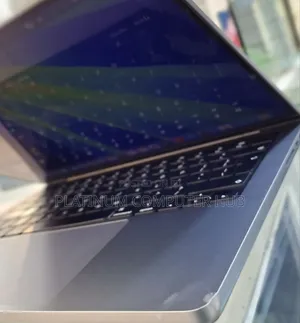 New Laptop Apple MacBook Pro 2021 M1 16GB Apple M1 Pro SSD 512GB