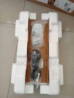 Photo - Cisco Switch C1000-24t-4g-l