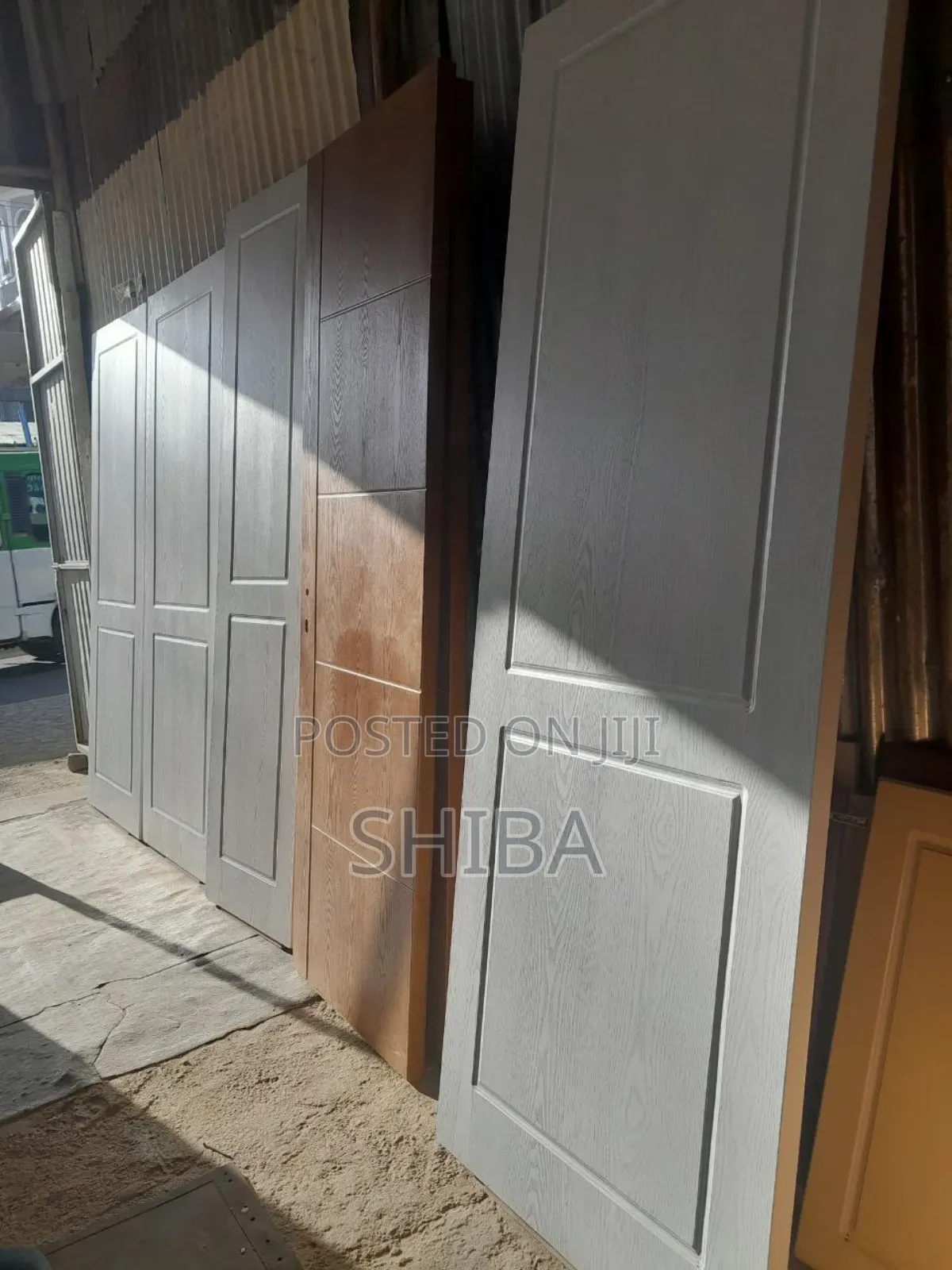 አዲስ በሮች (Doors )