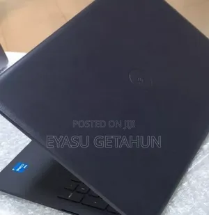 New Laptop Dell Vostro 3520 8GB Intel Core I5 SSD 1T