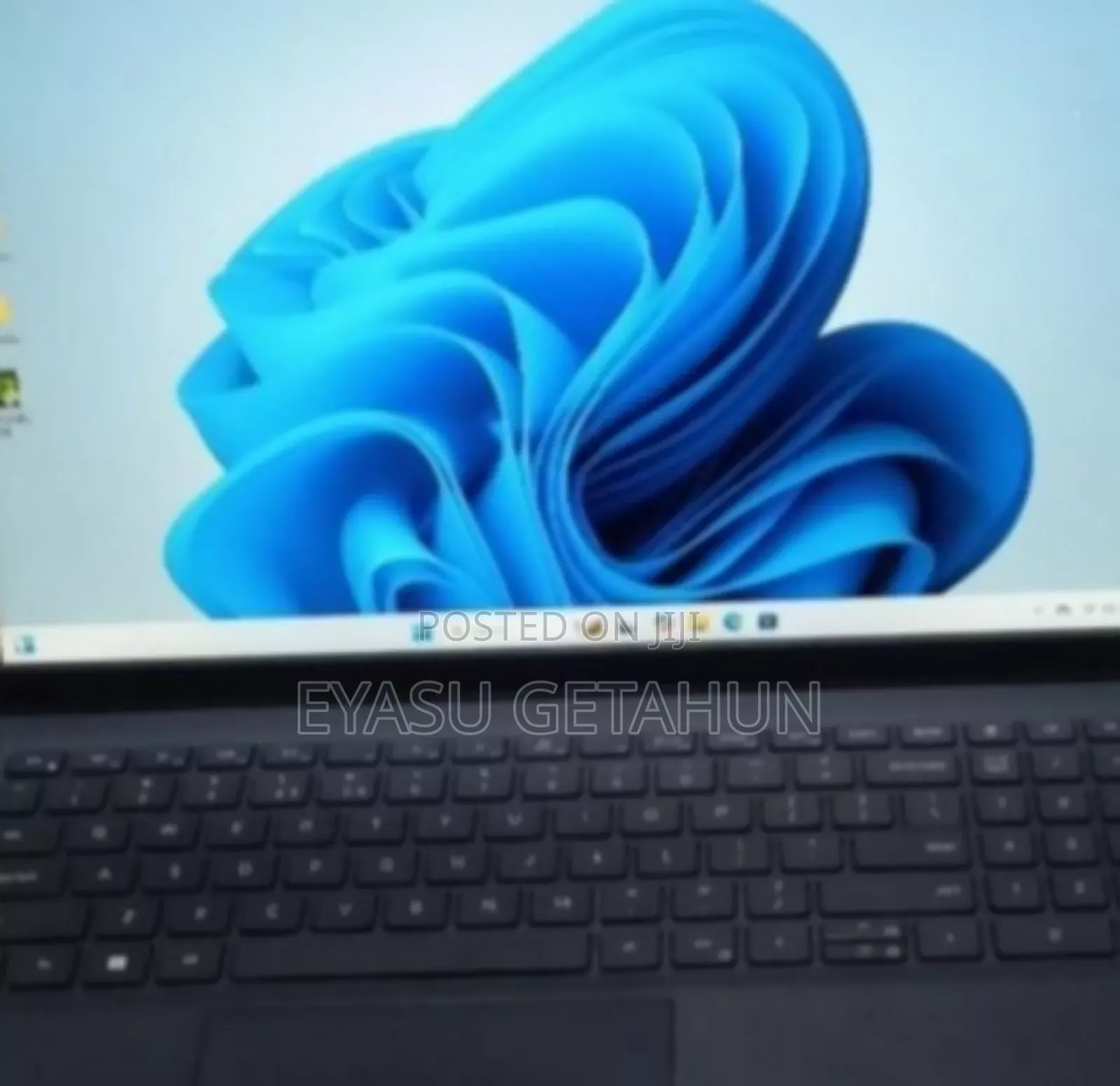 New Laptop Dell Vostro 3520 8GB Intel Core I5 SSD 1T