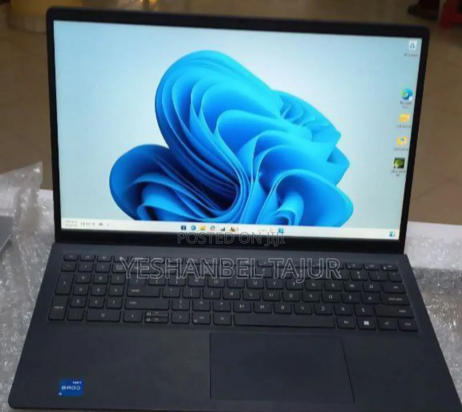 New Laptop Dell Vostro 3520 8GB Intel Core I5 SSD 1T