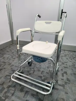 Wheelchair笑瓶commode Wheelchair重大wheelchair Commode New