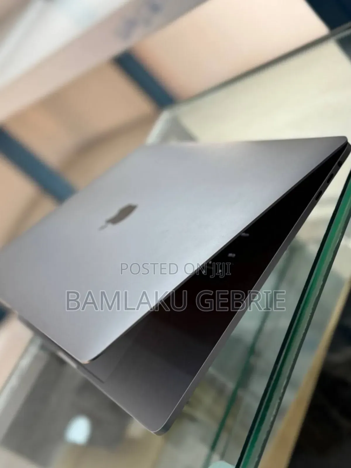 New Laptop Apple MacBook Pro 2017 16GB Intel Core I7 SSD 512GB